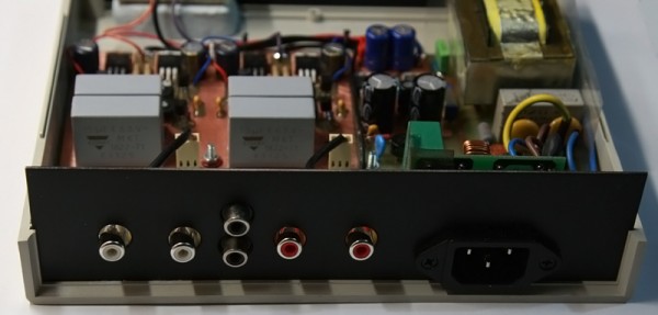 Head amp bck int.jpg