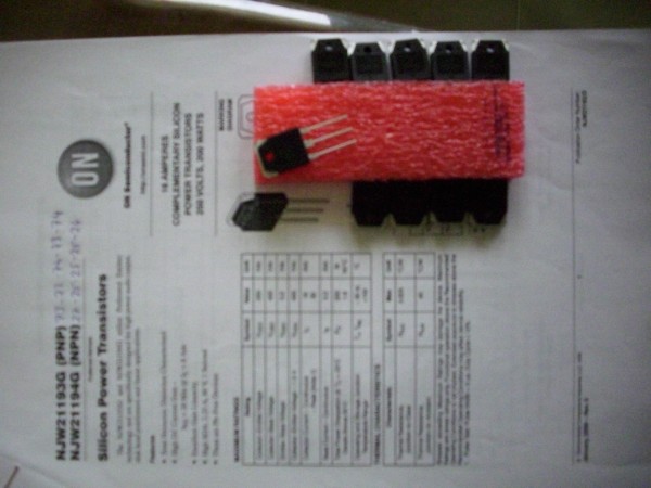 NJW21193 VE NJW21194.JPG